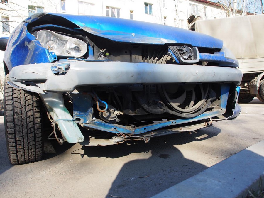 Ремонт автомобиля Пежо 206 (Peugeot 206) после ДТП
